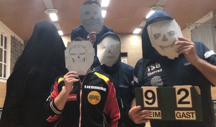 Gruselige Halloweengrüße der 3. Herren